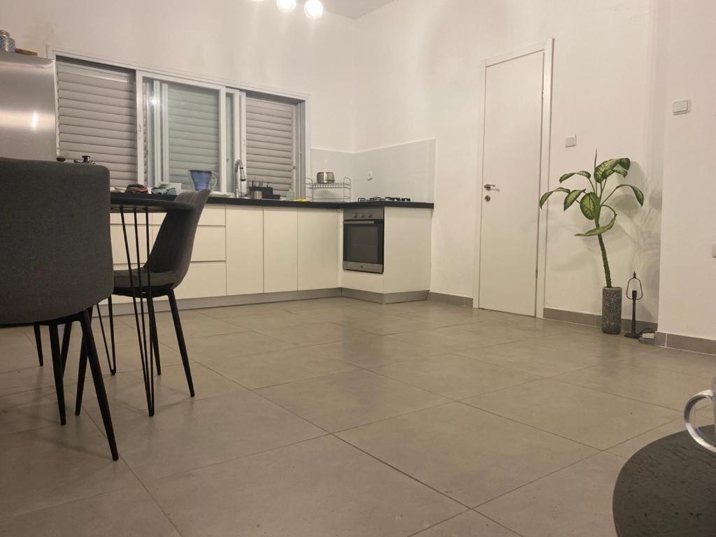 Apt Heart Tlv Arnon 50 Mt From Sea Tel Aviv Exterior photo